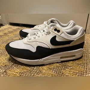 Nike Air Max 1 - black and white - women’s 8.5